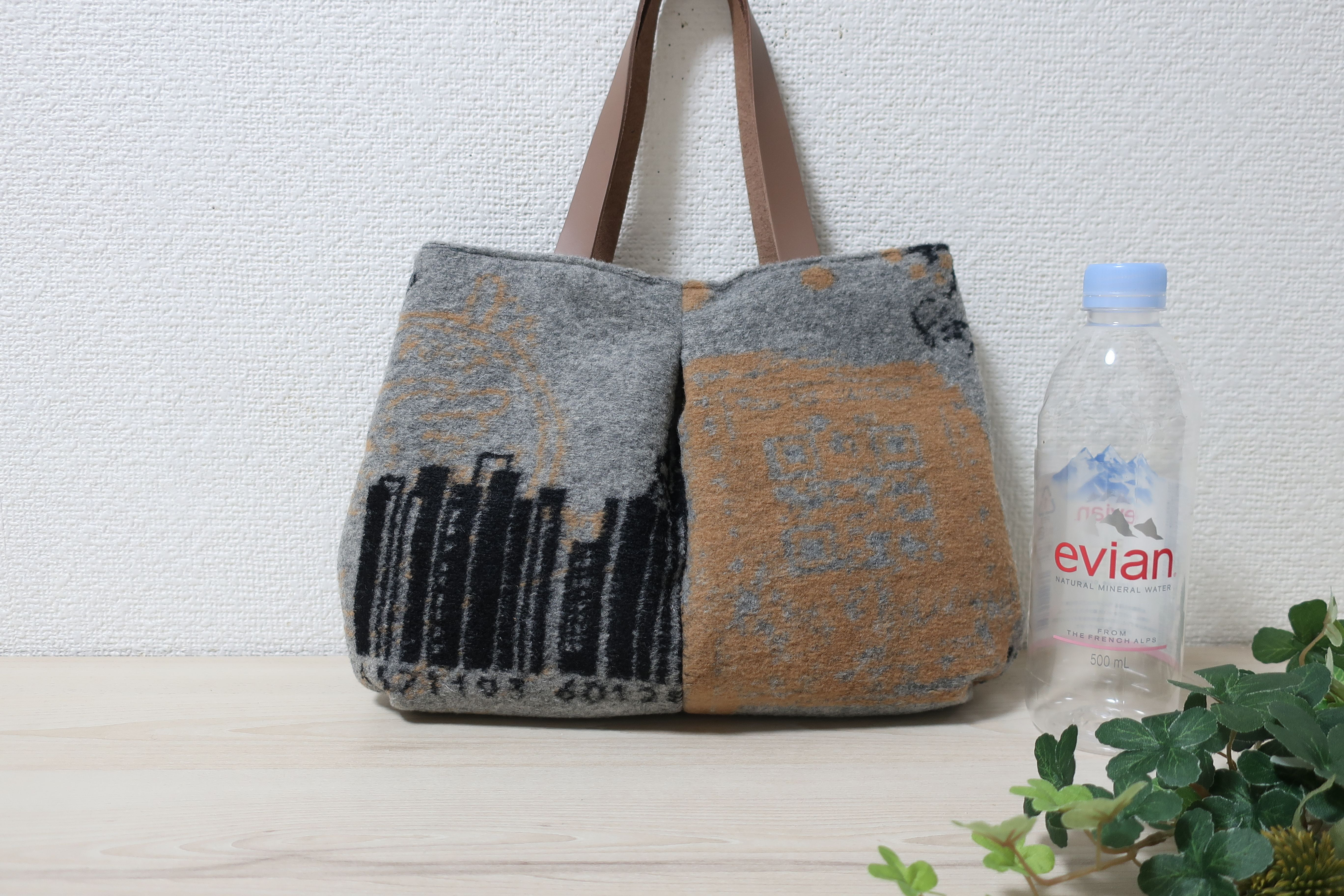 ふっくらイタリア製ウール混トートバッグ