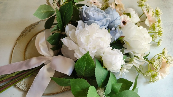 お値下げ【ガーデンスタイルナチュラルブーケ　サムシングブルーローズ入り】