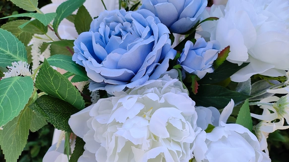 お値下げ【ガーデンスタイルナチュラルブーケ　サムシングブルーローズ入り】