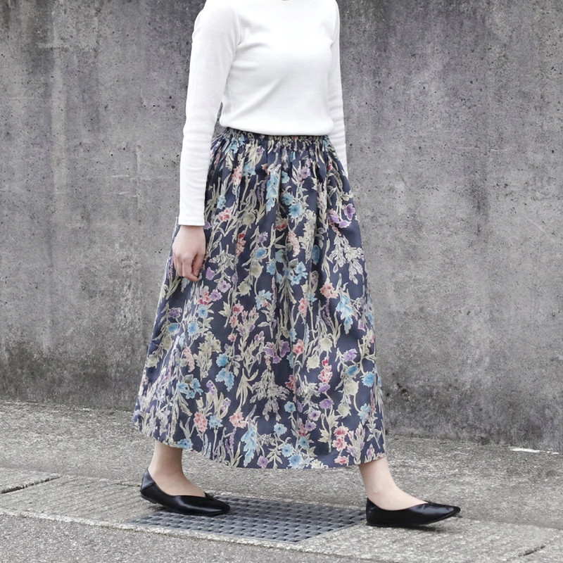 ★新作 上質・綿麻生地 水彩画風 ボタニカル・ガーデン ギャザースカート（ネイビー）リネン 麻 ロング マキシ ポケット