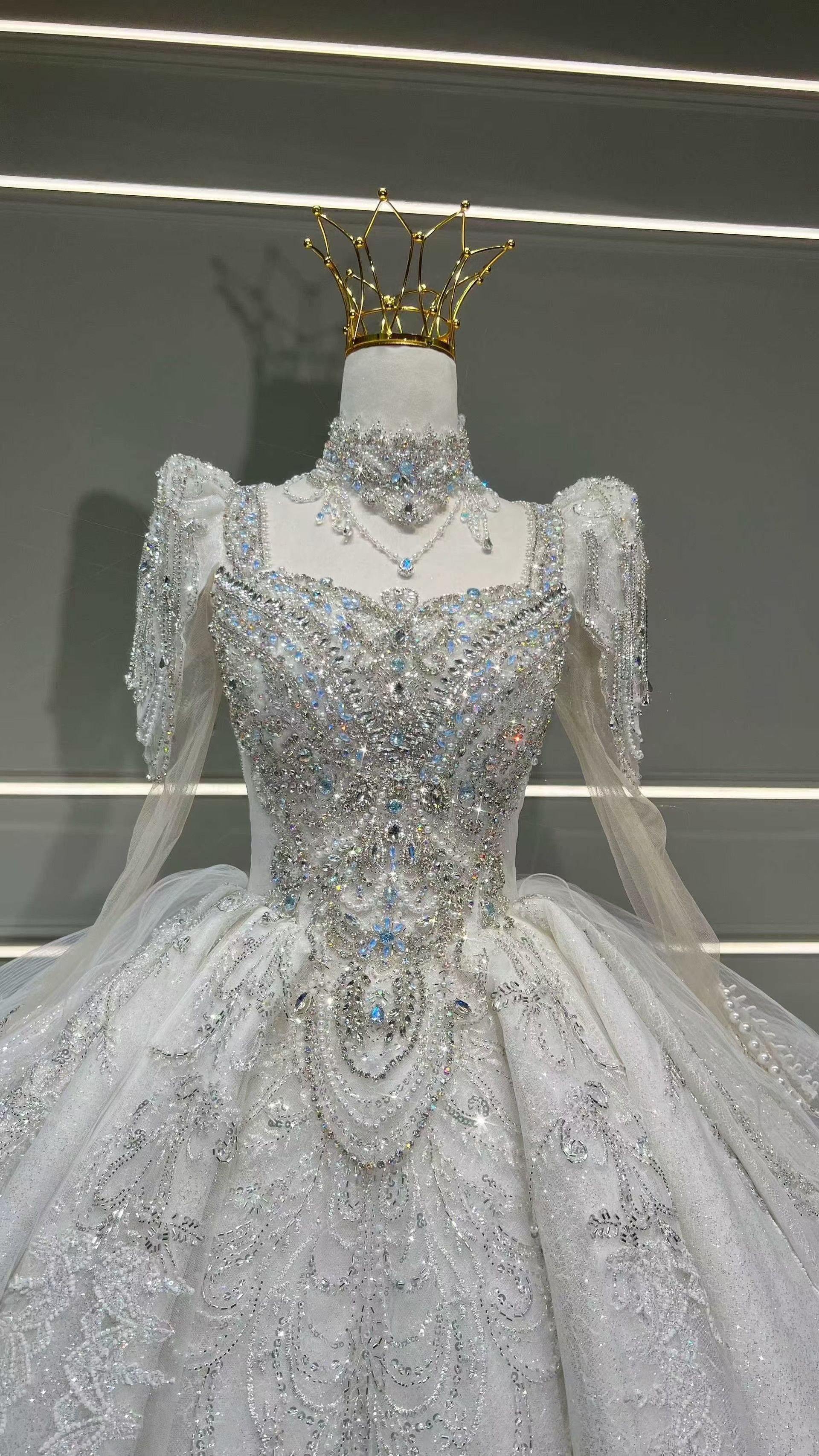買わないと損　ラッフルスカート　ビジューキラキラ　長袖ストーンPrincess 海外挙式　パーティー　ウェディング結婚式