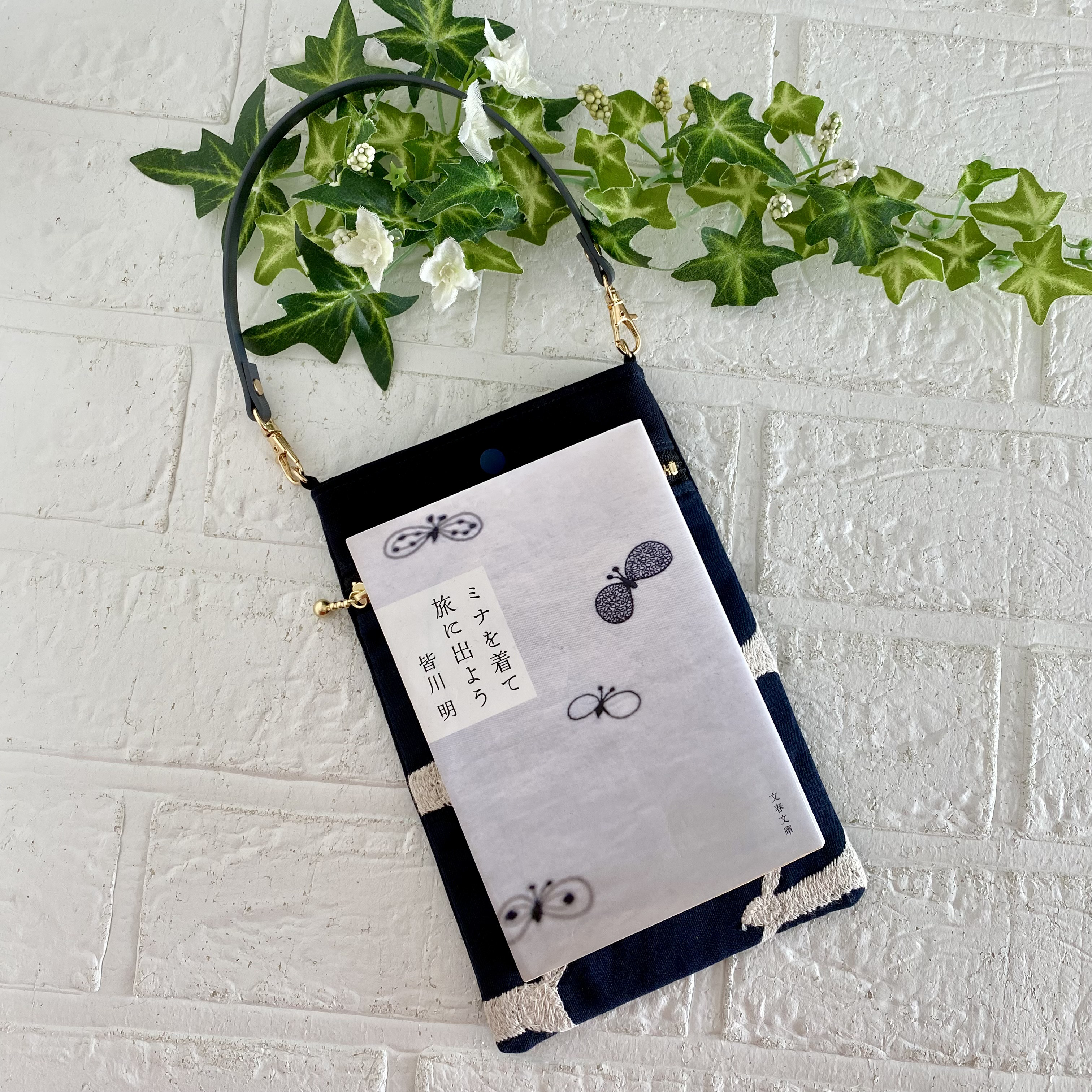 【再販】　ミナペルホネン　うさぎ　スマホポーチ　 minaperhonen