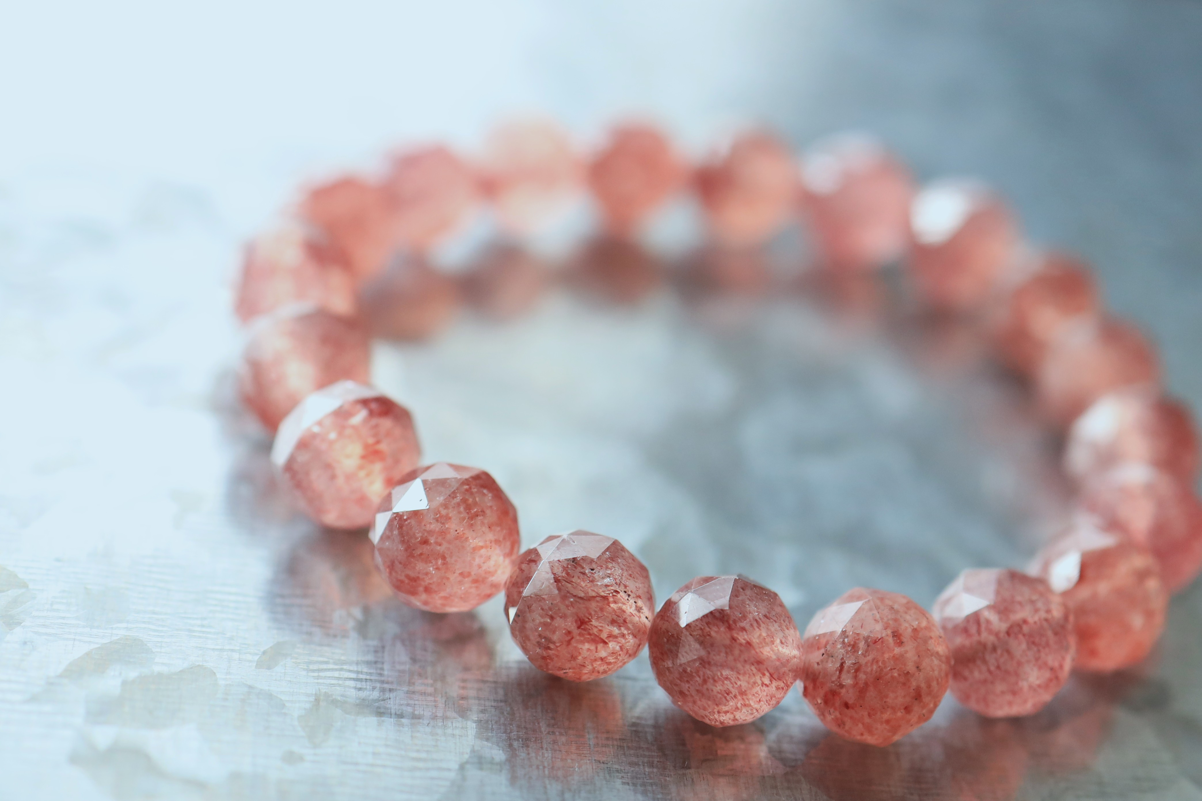 …☆美と希望を象徴する石☆ピンクエピドート・シスト：10ミリ（スターラウンドカット）☆天然石ブレスレット☆…