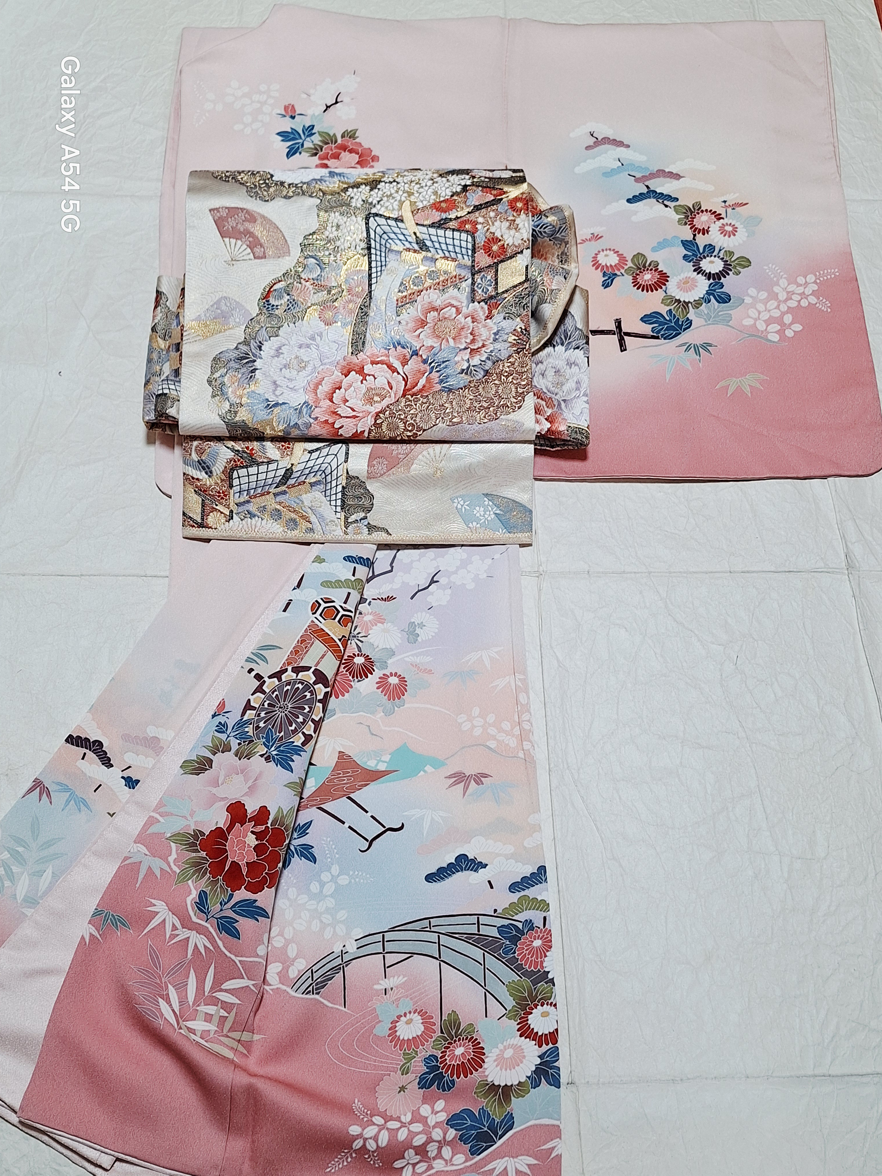 ワンタッチ着物　くらわん着物　正絹付け下なげ訪問着リメイク　桃色染め分け御所車花文様　簡単着物　【帯は別売】