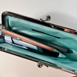 印度絲帶刺繡和牛皮眼鏡盒兼筆盒，兔子圖案，天藍色 第6張的照片