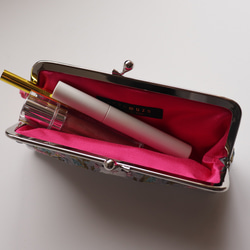 印度絲帶刺繡和牛皮眼鏡筆套，兔子圖案，灰色 第6張的照片