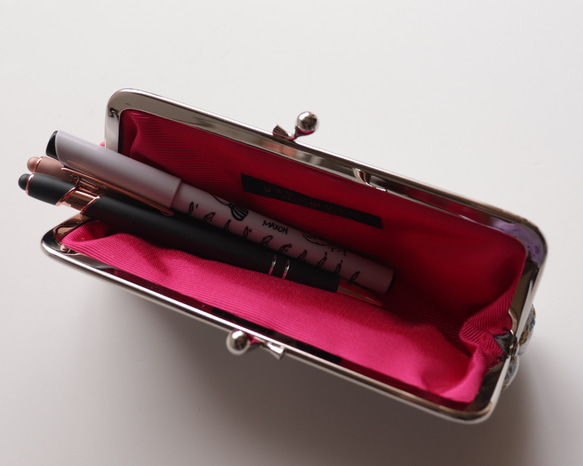 印度絲帶刺繡和牛皮眼鏡筆套，兔子圖案，灰色 第5張的照片