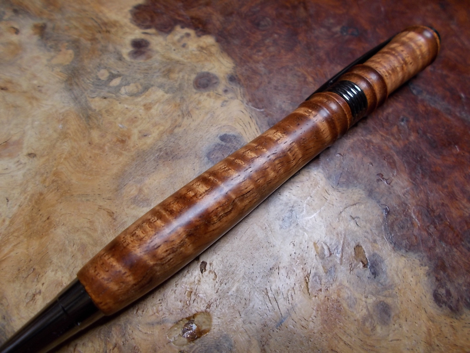 ハワイアンコアの極上縮杢(5A)！　フリクションスリムのボールペン！　手作り品　プレゼントに!