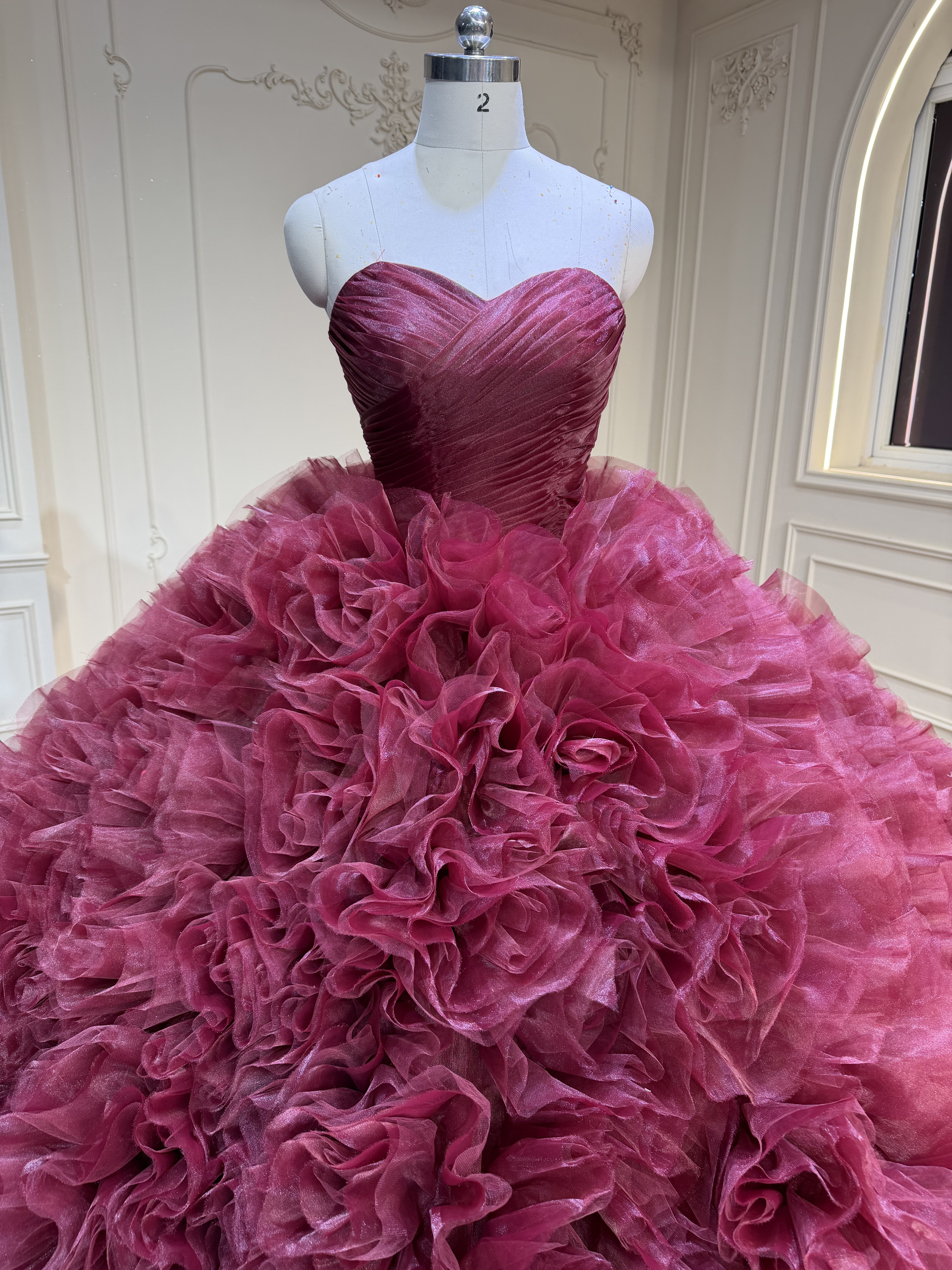 ワインレッドお色直し　胸フリル　ハートカップ　ボリューム　ギャザー　カラー変更可能　編み上げ　パーティー衣装ステージ花嫁