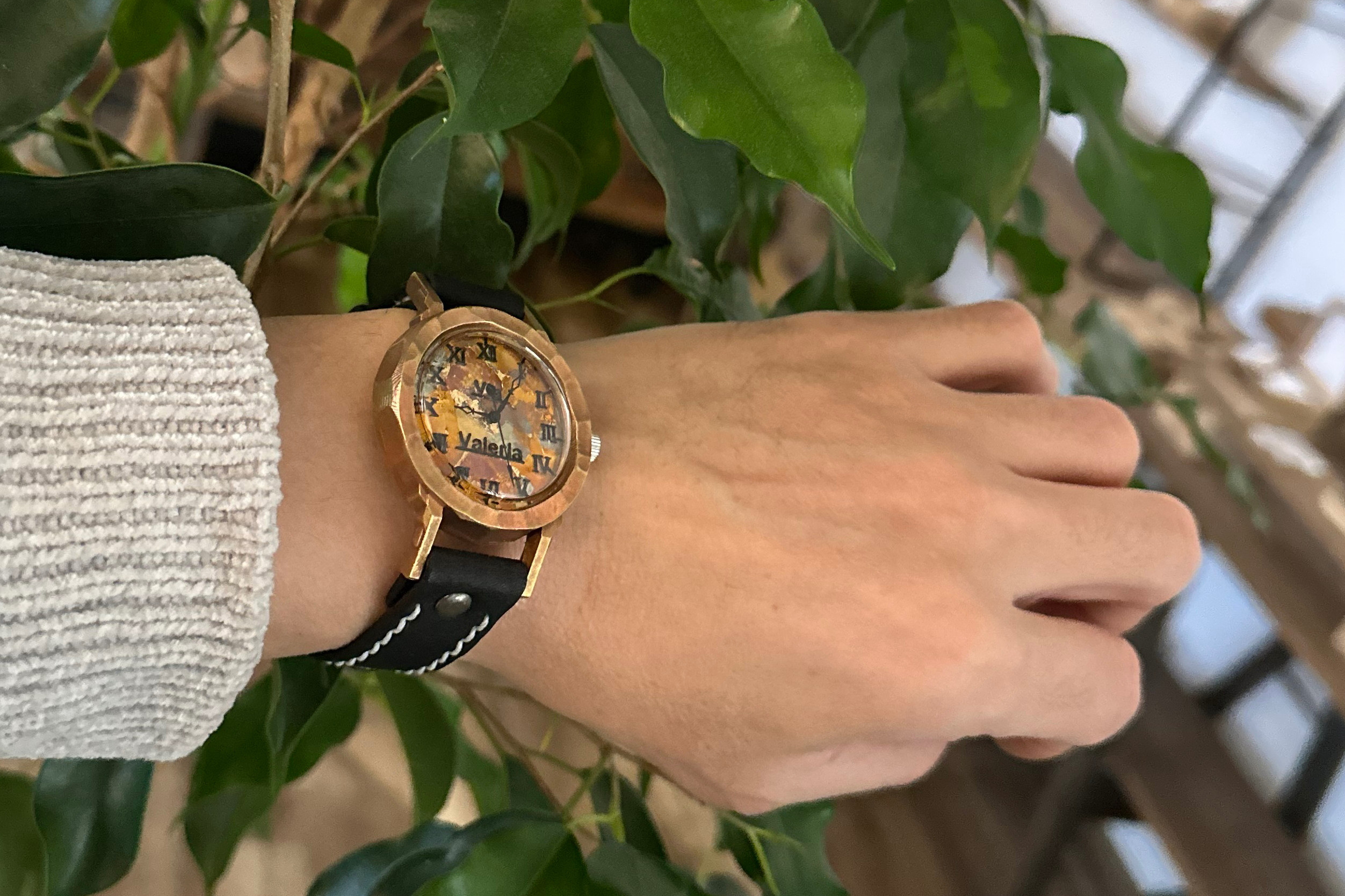 手作り腕時計　Via Valeria(ギルディング文字盤（ローマ数字黒）&イタリア黒色革） 19,880円