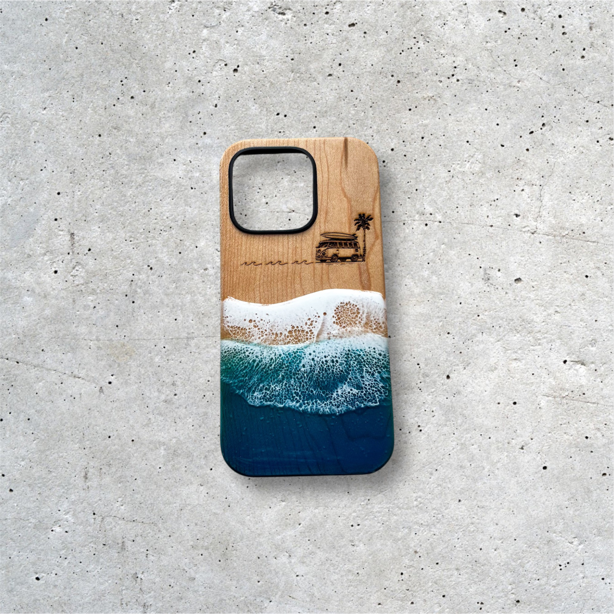 iPhone16 Pro ケース オーシャンアート 海 レジン 蓄光 彫刻入り ハンドメイド
