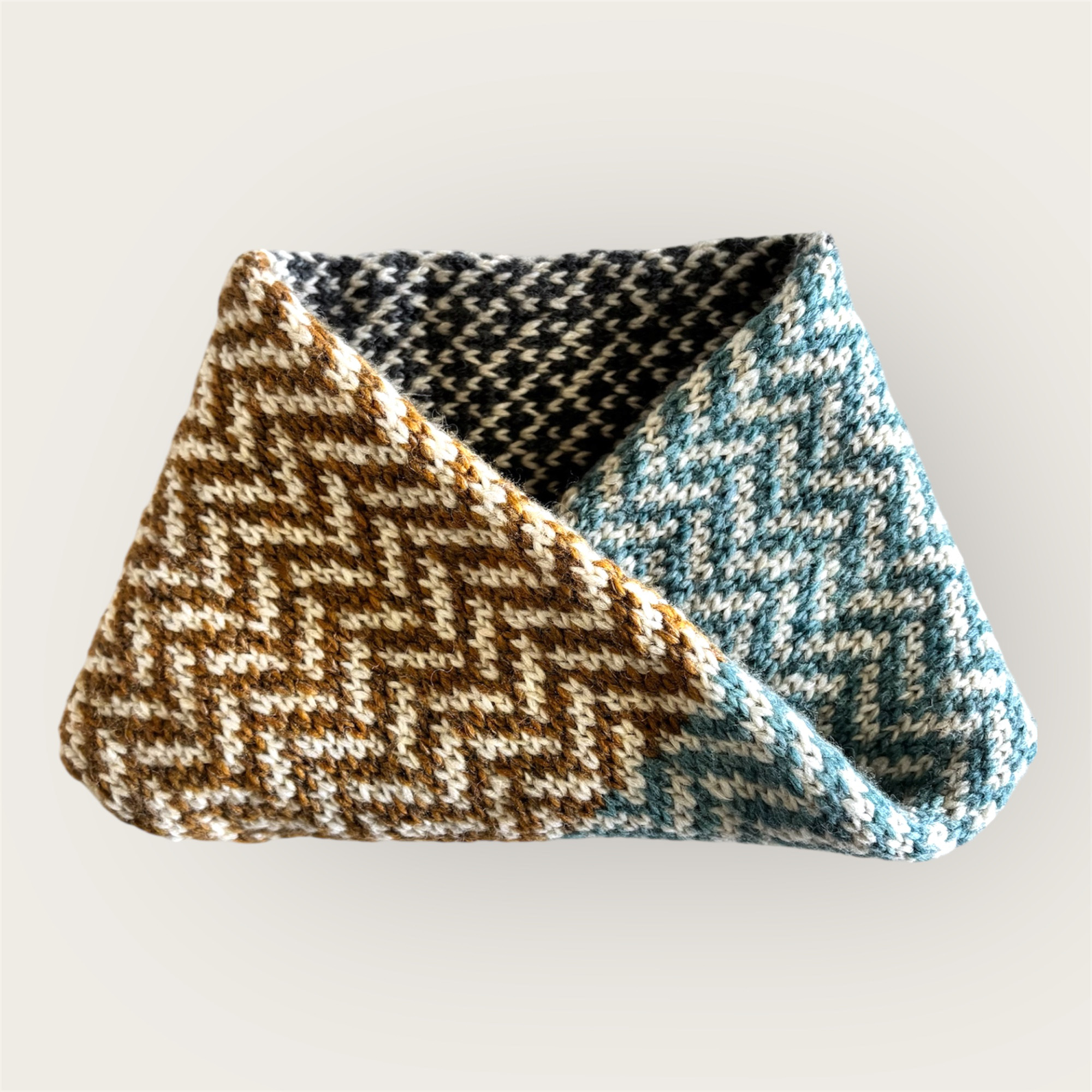 温もり溢れるメリノウールスヌード