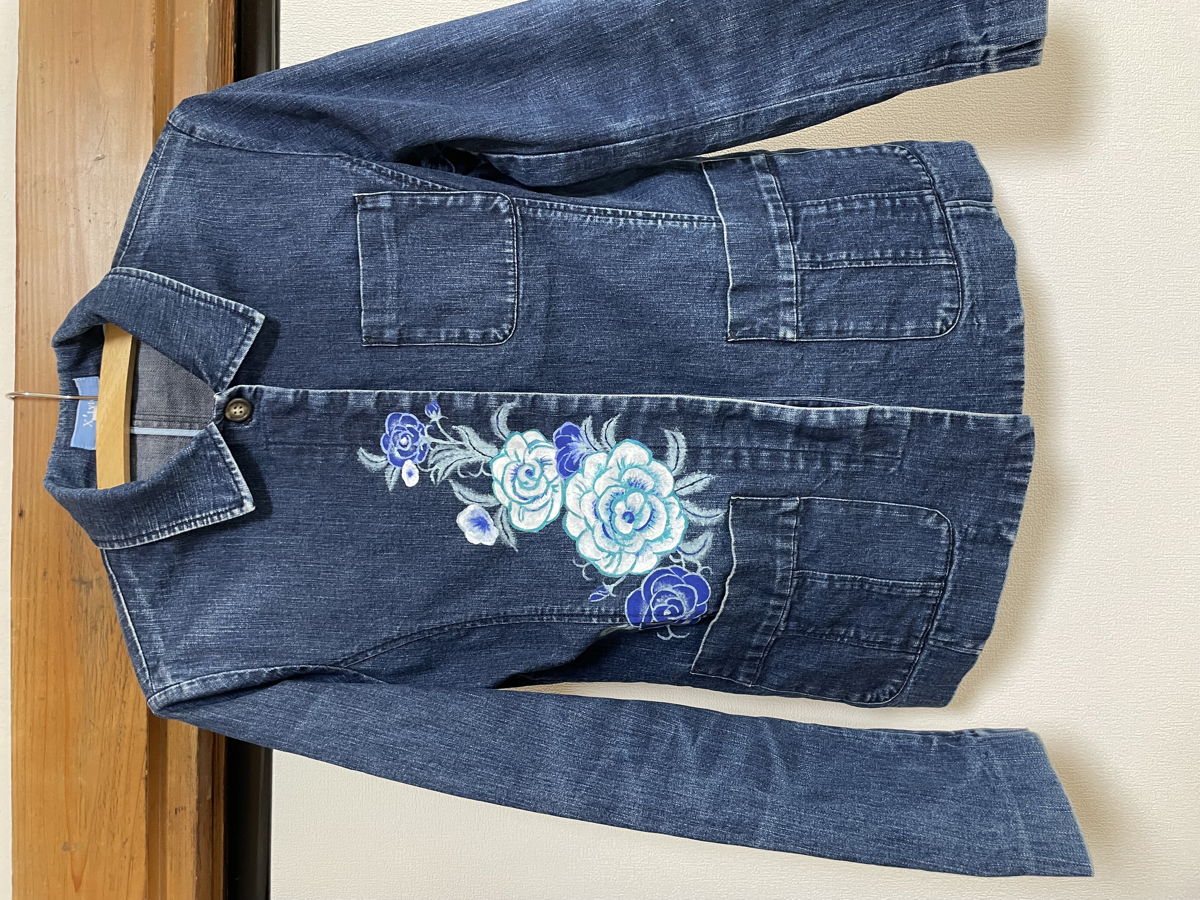 白薔薇のデニムジャケット