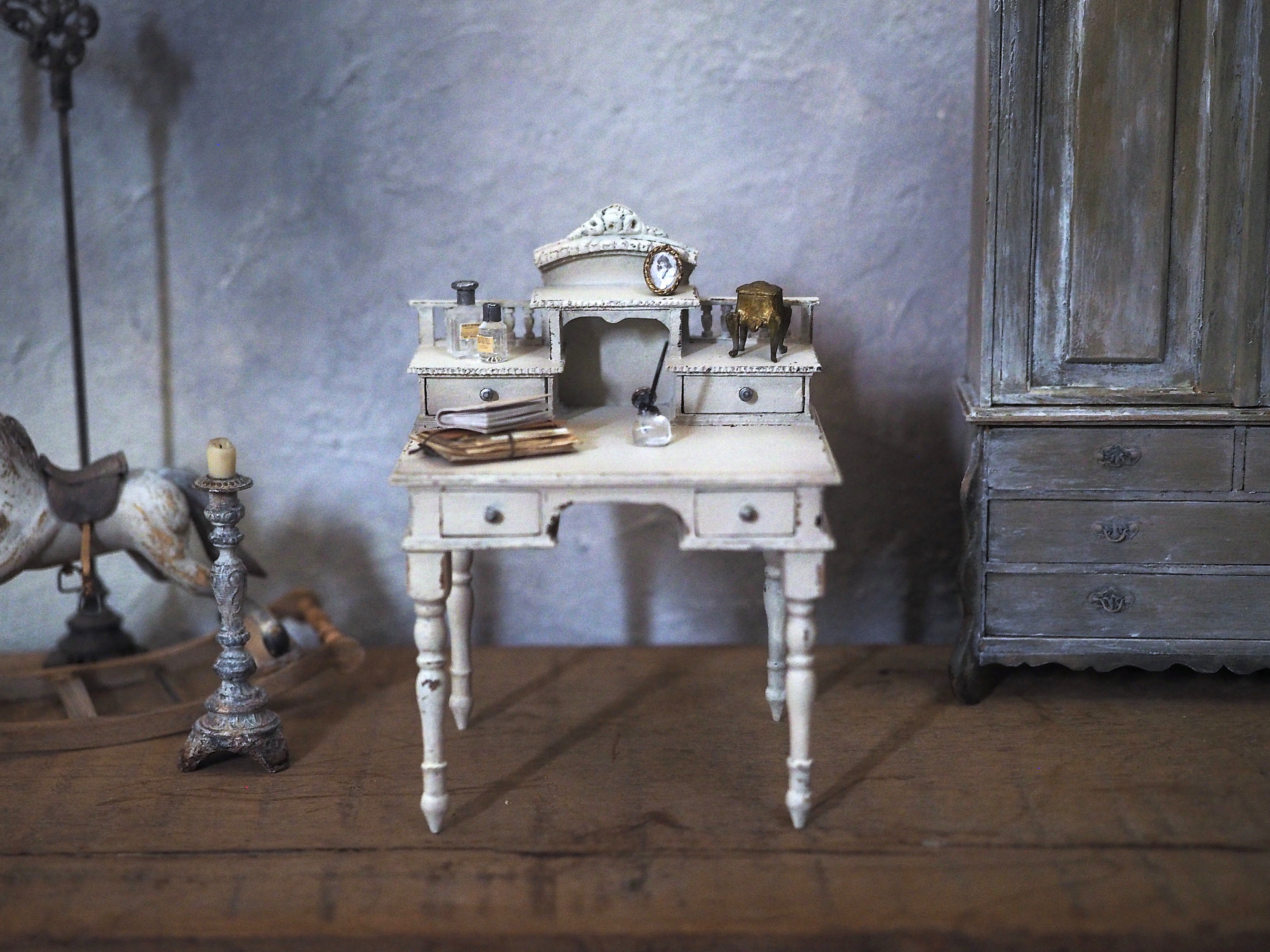 ドールハウス　ミニチュア デスク　机　1/12 　完成品　フランス　アンティーク　家具