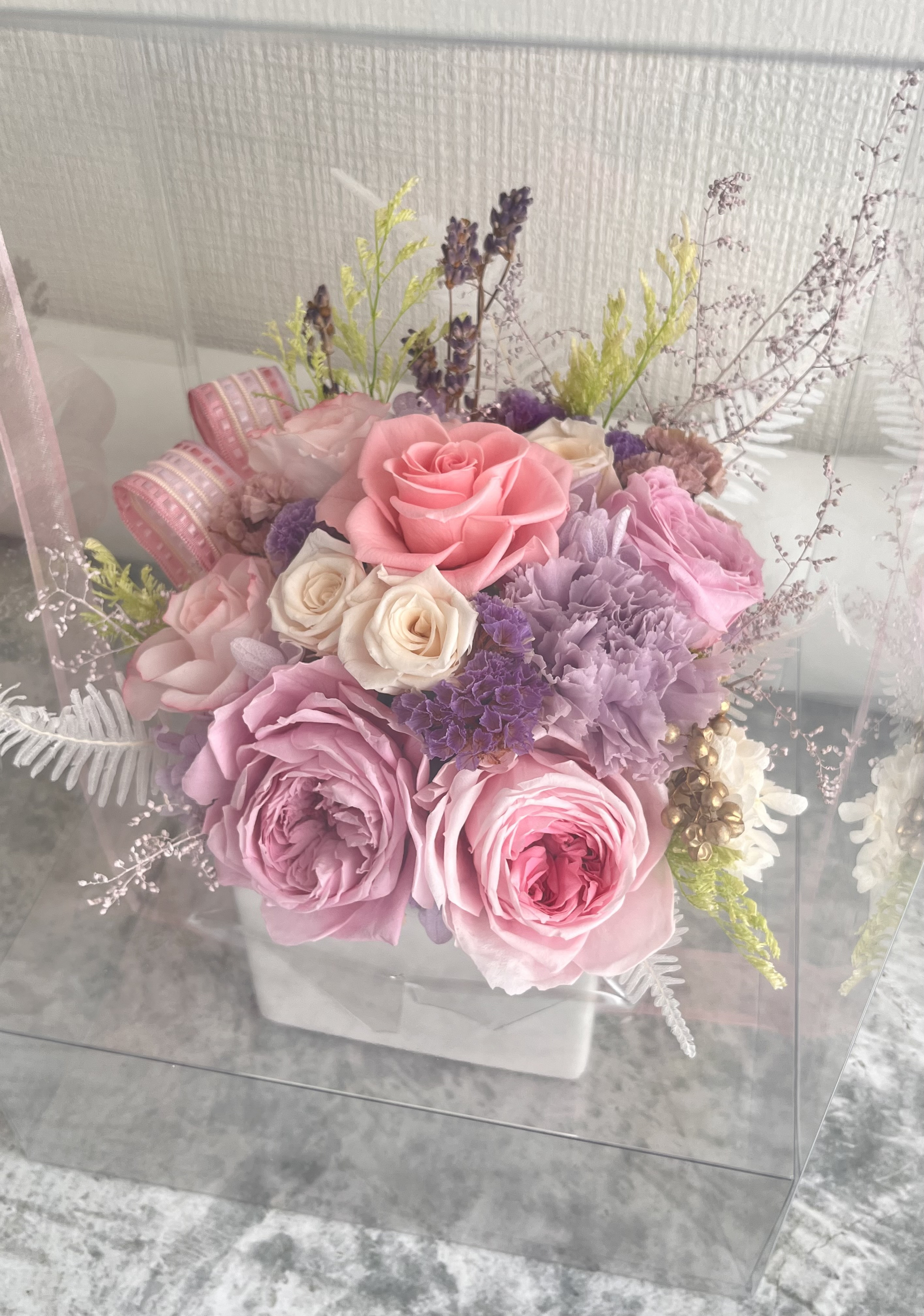 紫、ピンクのアレンジメント バラ プリザーブドフラワー お祝い お礼 誕生日 ホワイトデー 退職 開店 プレゼント