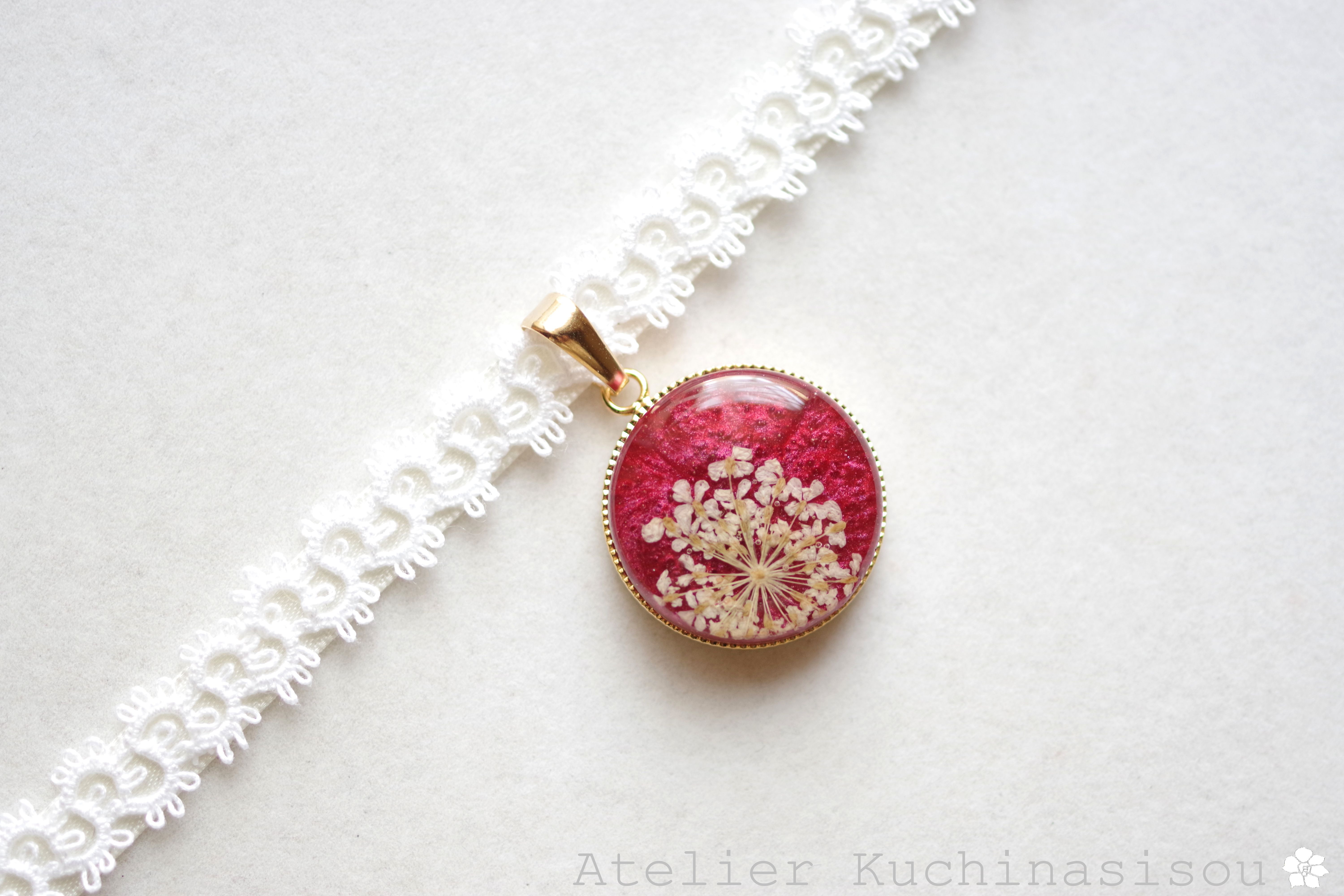 【受注製作】レジンアート　ラウンドモチーフとタティングレースとサテンリボンのチョーカー〈噂の貴女〉