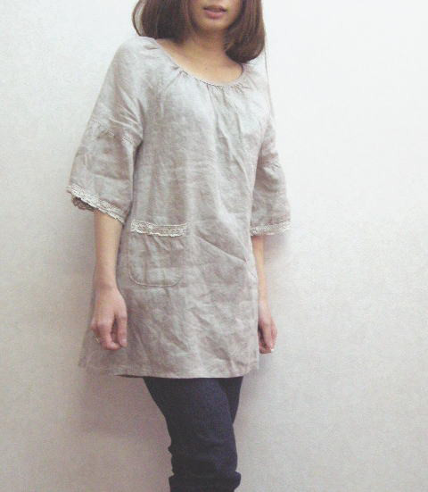 うさぎ様用オーダーリネンベルスリ－ブ　チュニック　チャコール＆コサージュ