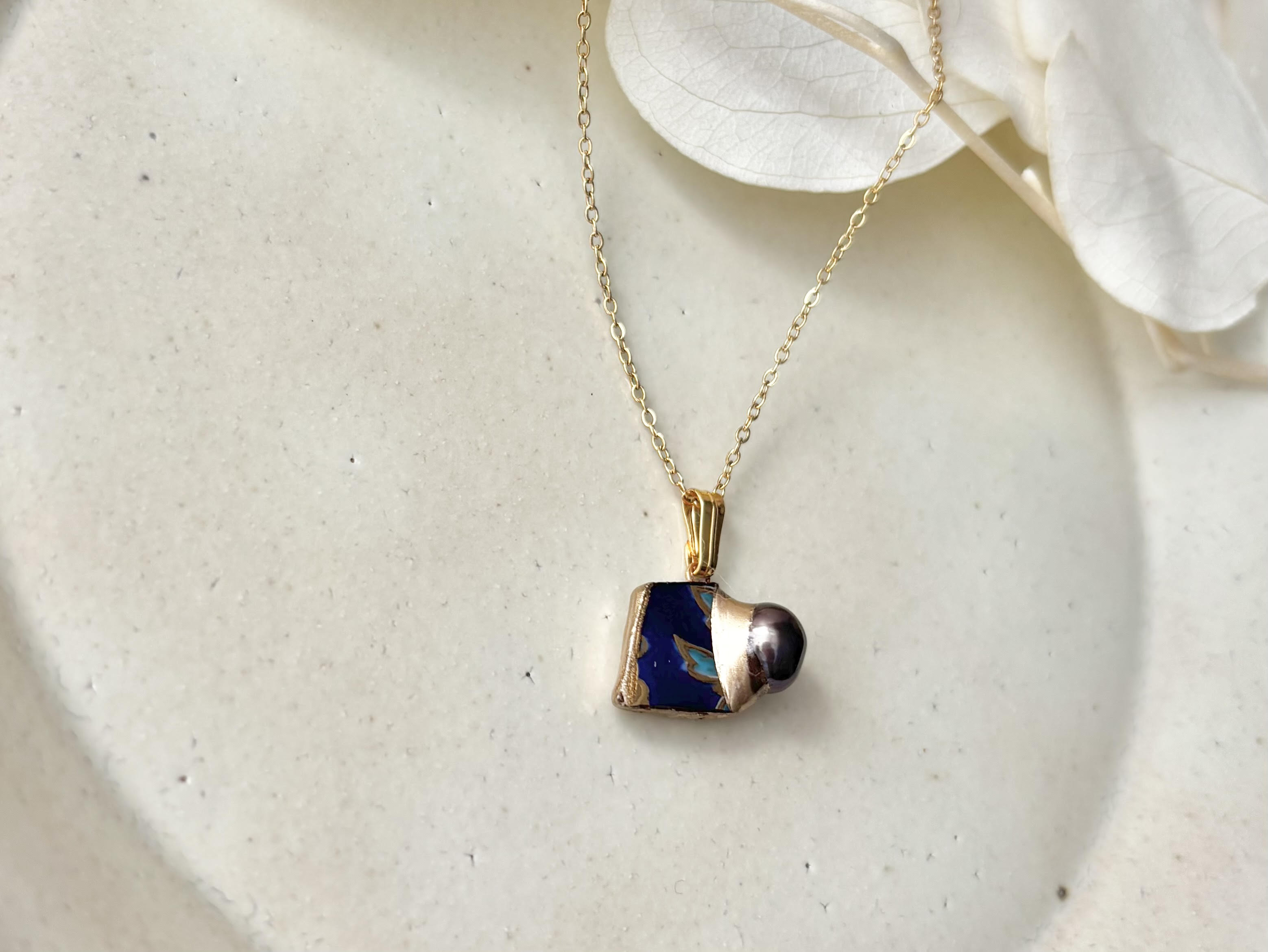 有田焼　金継ぎ　ネックレス　サージカルステンレスチェーン　アレルギー対応　18K　リーフ柄　淡水パール　伝統工芸#479