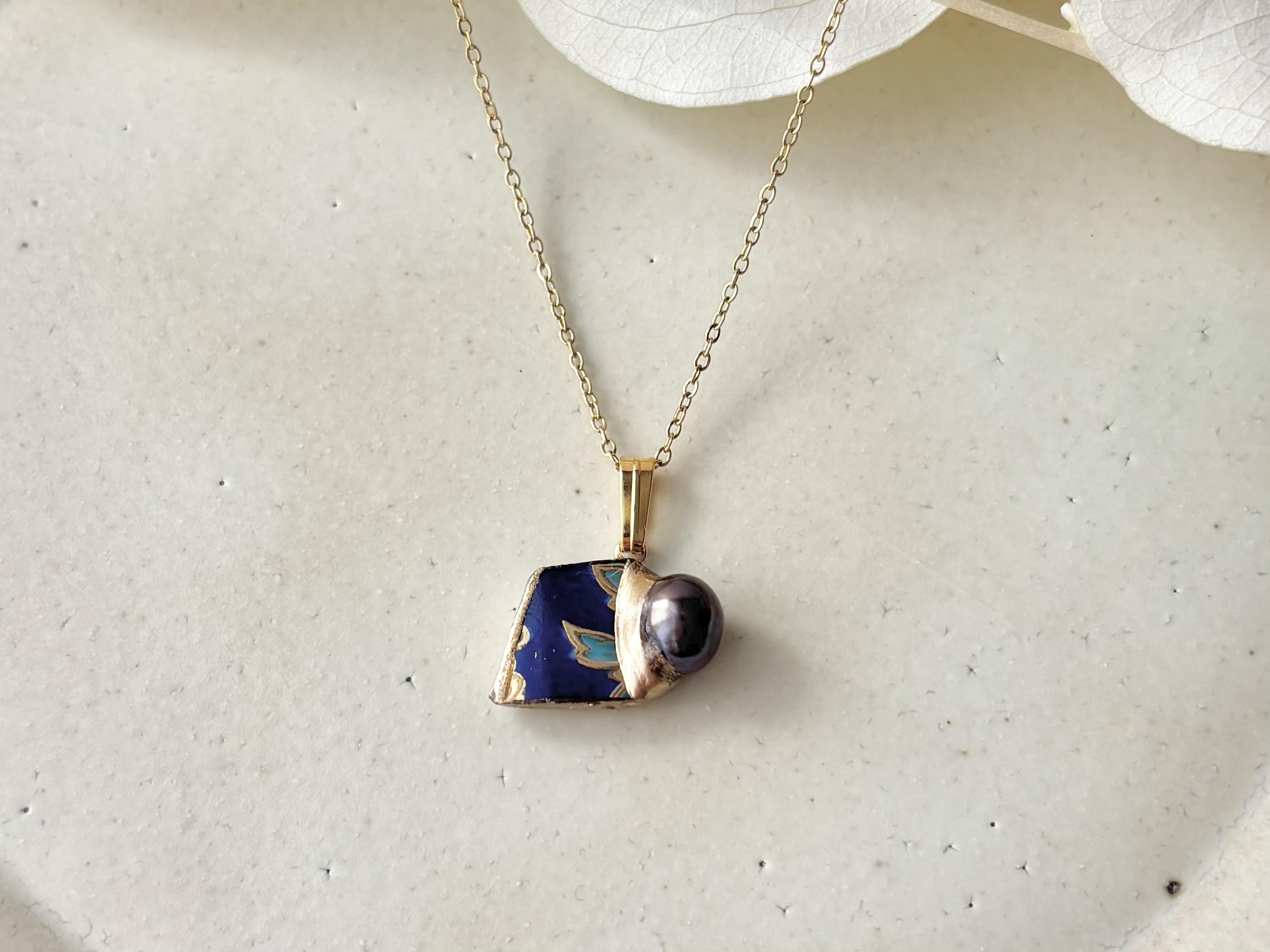 有田焼　金継ぎ　ネックレス　サージカルステンレスチェーン　アレルギー対応　18K　リーフ柄　淡水パール　伝統工芸#479