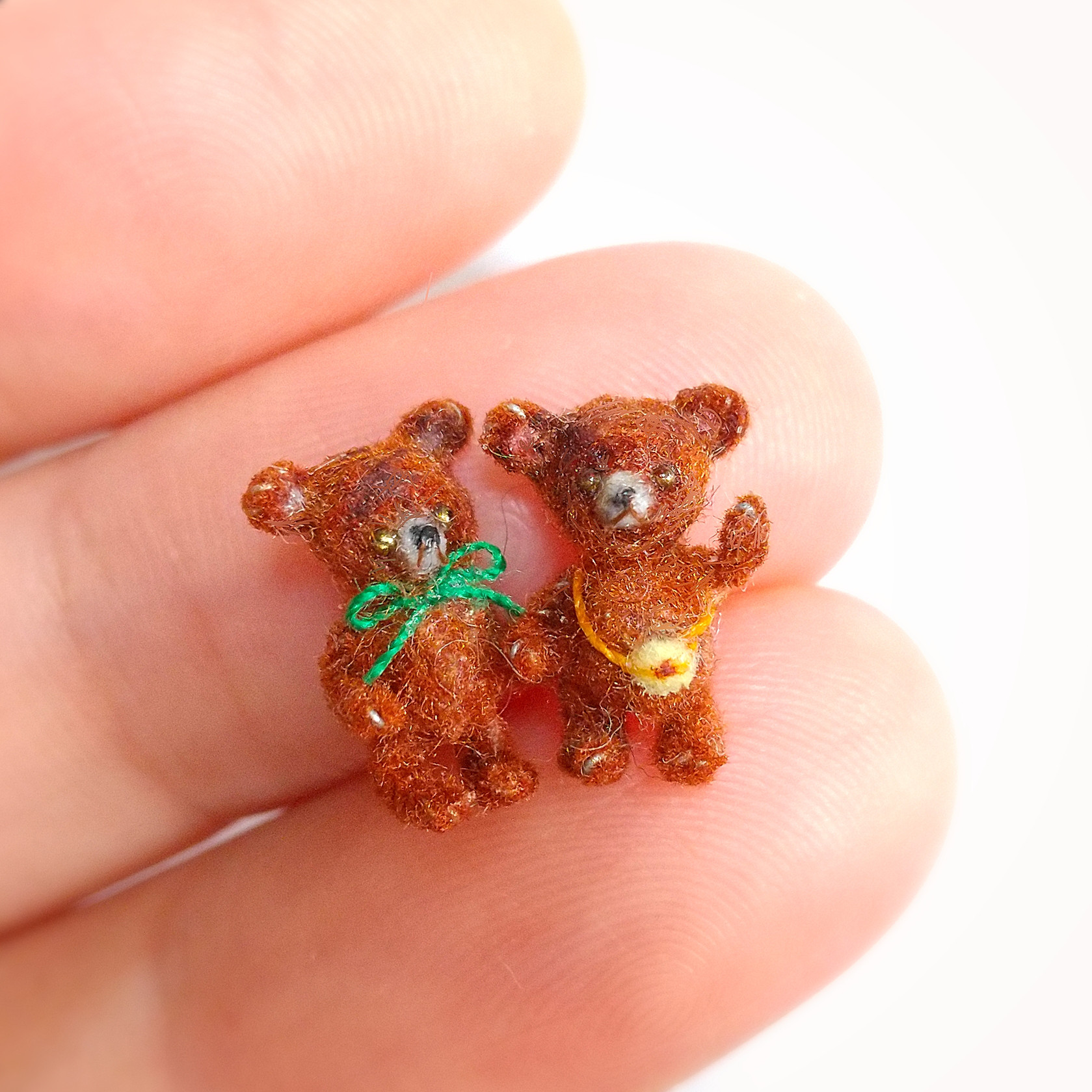 小さな小さな極小サイズのちびくまちゃん モールベア 身長約12mm 極小サイズ ミニチュア