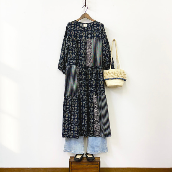 一款層疊式、不太甜美的拼接洋裝（26s-01）黑色 第3張的照片