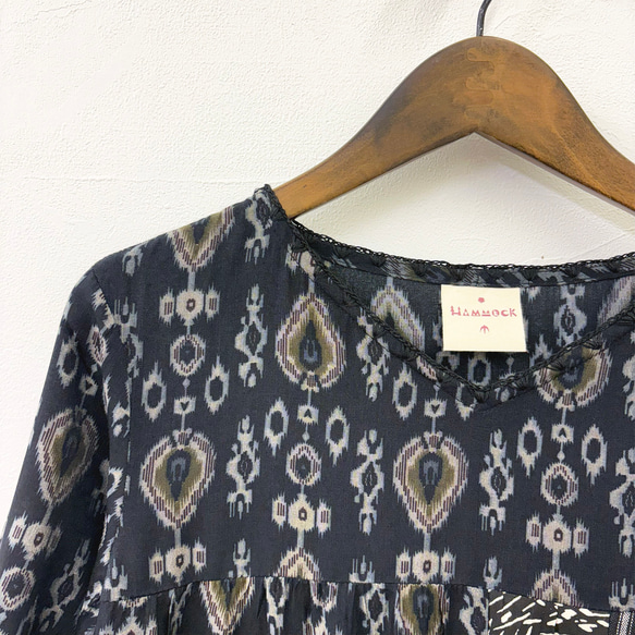 一款層疊式、不太甜美的拼接洋裝（26s-01）黑色 第4張的照片