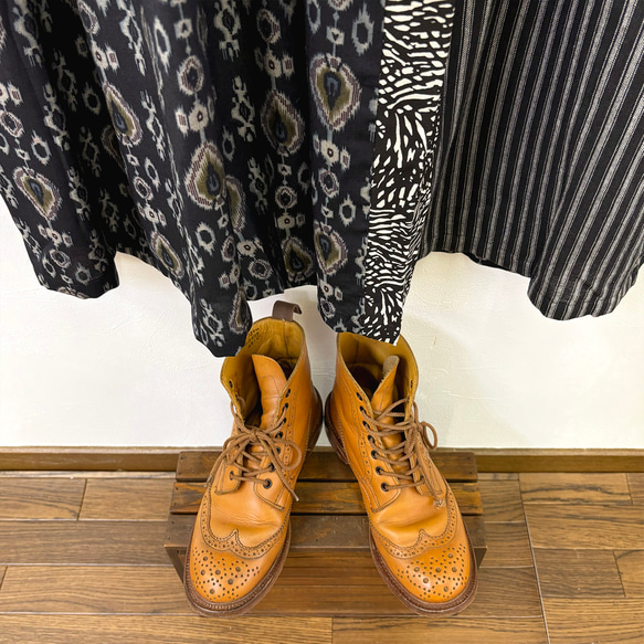 一款層疊式、不太甜美的拼接洋裝（26s-01）黑色 第9張的照片