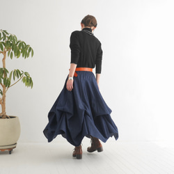 新款牛仔【自由伸展半身裙】銷量超過1500件 * 輕鬆搭配任何服飾 * 隨心所欲而動，展現優美身形 * 靛藍色 第3張的照片