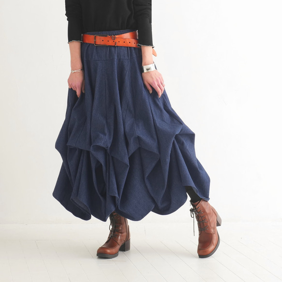 新款牛仔【自由伸展半身裙】銷量超過1500件 * 輕鬆搭配任何服飾 * 隨心所欲而動，展現優美身形 * 靛藍色 第4張的照片