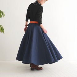 新款牛仔【自由伸展半身裙】銷量超過1500件 * 輕鬆搭配任何服飾 * 隨心所欲而動，展現優美身形 * 靛藍色 第7張的照片