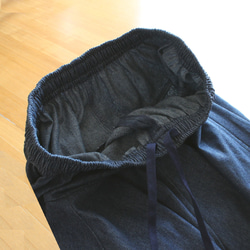 新款牛仔【自由伸展半身裙】銷量超過1500件 * 輕鬆搭配任何服飾 * 隨心所欲而動，展現優美身形 * 靛藍色 第17張的照片