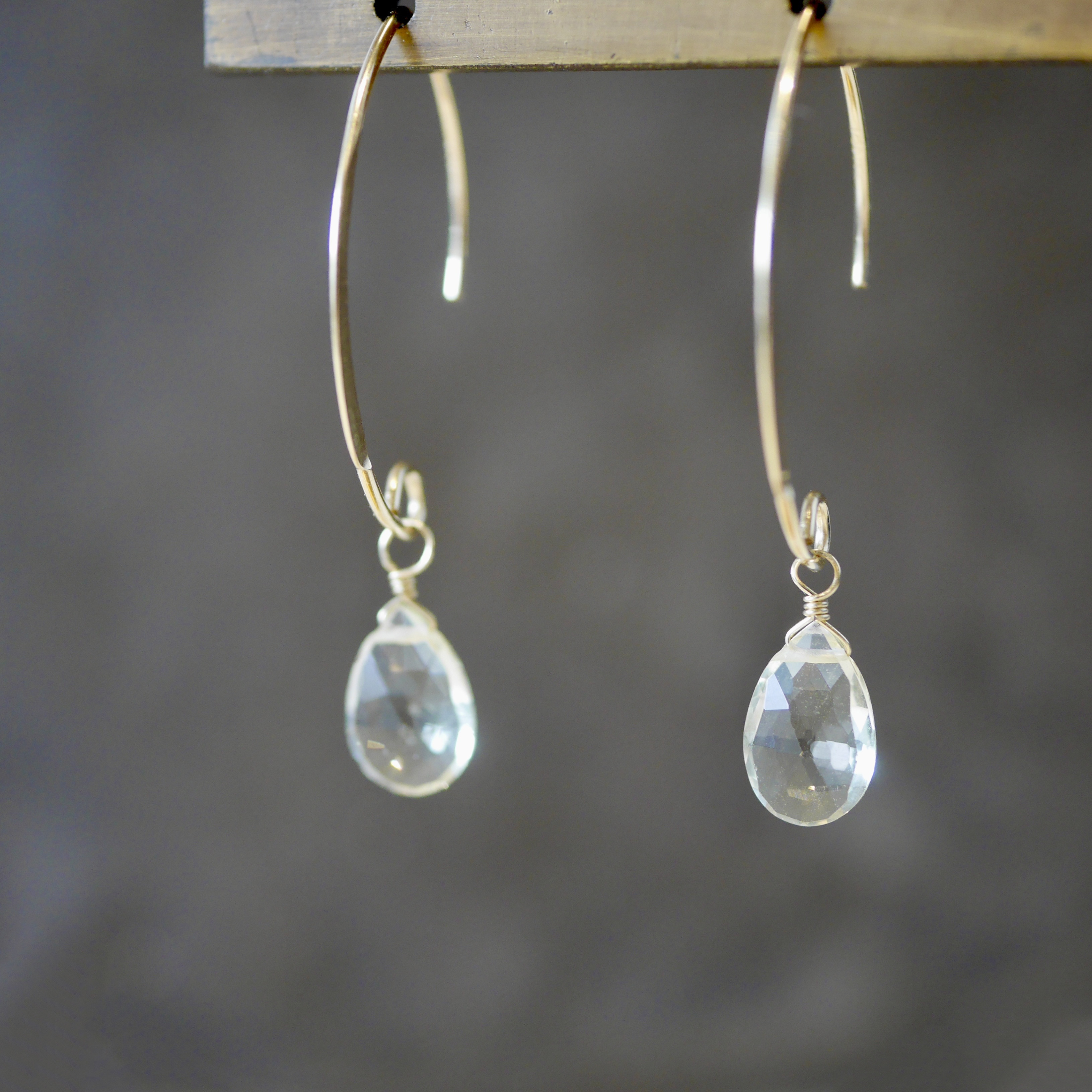 太陽の贈り物◇イエローベリル（ヘリオドール）の花びらピアス◇K14GF