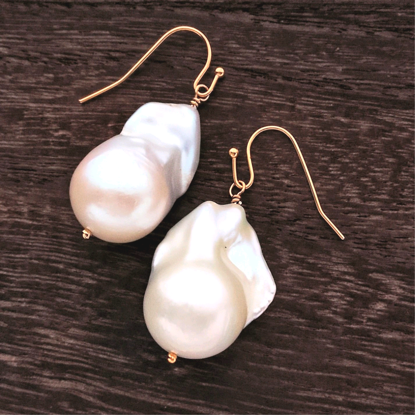 オイスターパールの耳飾りLP1-1(ピアス/イヤリング)