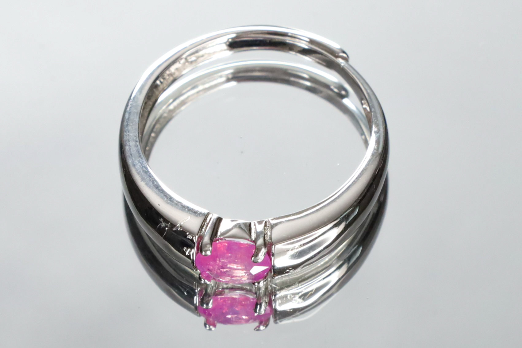 美蛍光 「神の恩恵や慈愛をもたらす石!?」 天然 サファイア 【非加熱】タンザニア産  シルバー925 リング