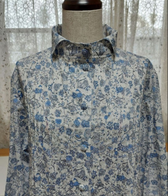 リバティ　胸元タック　ロングワンピース