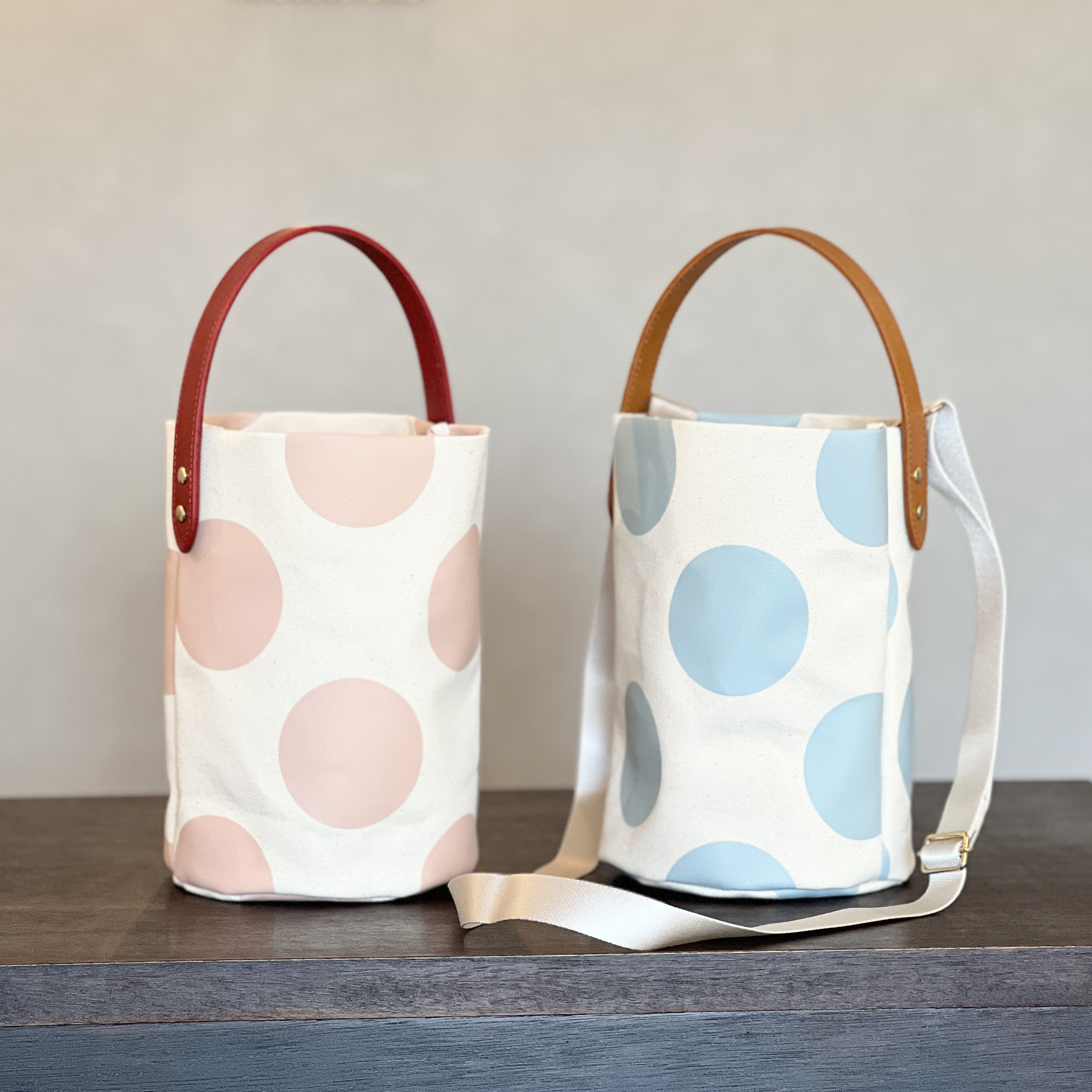《2026春限定色》ときめきカラーのドットバケツ Sサイズ　本体　ピンクドット/ブルードット　2WAYにもカスタマイズ可