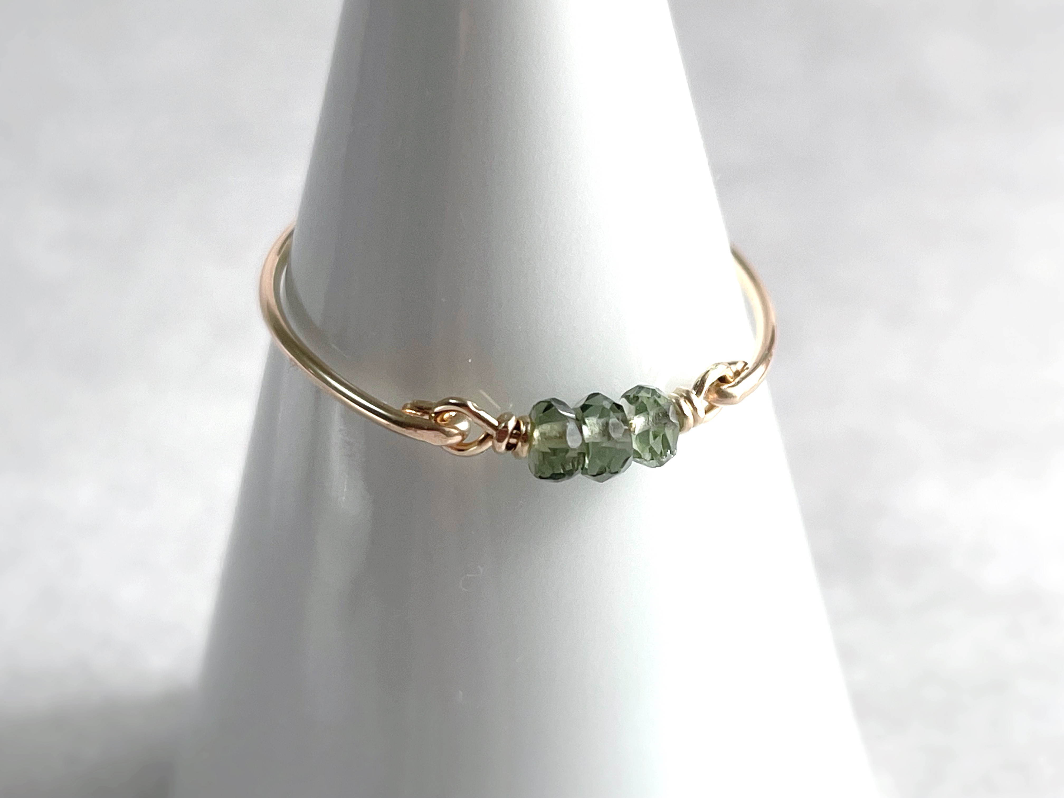 ［14kgf］モルダバイトのシンプルリング 天然石 指輪