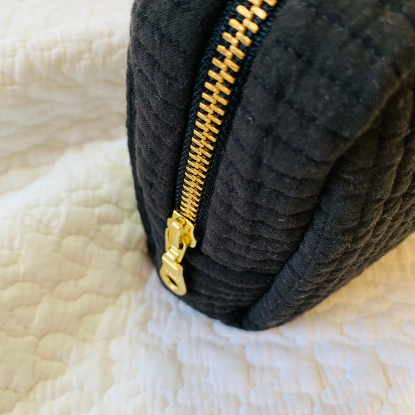 Mサイズ　マーガレット　選べるmini pouch  ポーチ　ヌビ　サニタリーポーチ　刺繍　コスメポーチ　小物入れ 4枚目の画像