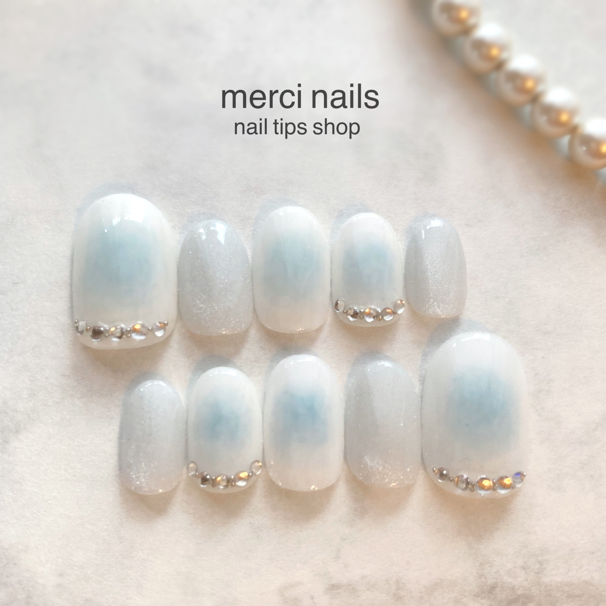 【 大人向けフォーマルアイテム：即納フォーマル2026 】ふんわりなブルーチークネイル  ブライダルネイルチップ