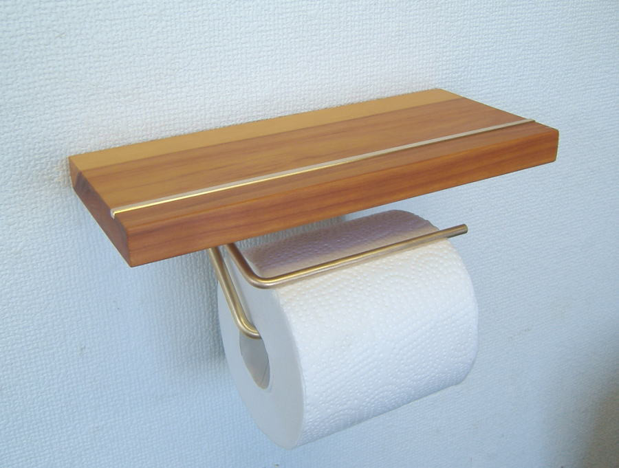 F【一点物】オーストラリア産ヒノキの棚板付真鍮製トイレットペーパーホルダー・清音仕様・シングル・ブラス・シェルフ付き