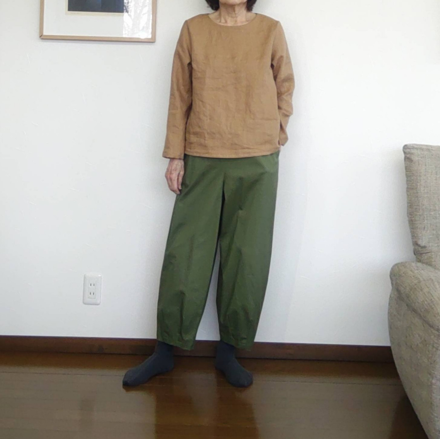 サイズ別　フレンチリネンのプルオーバー　ラウンドネック　ベージュ