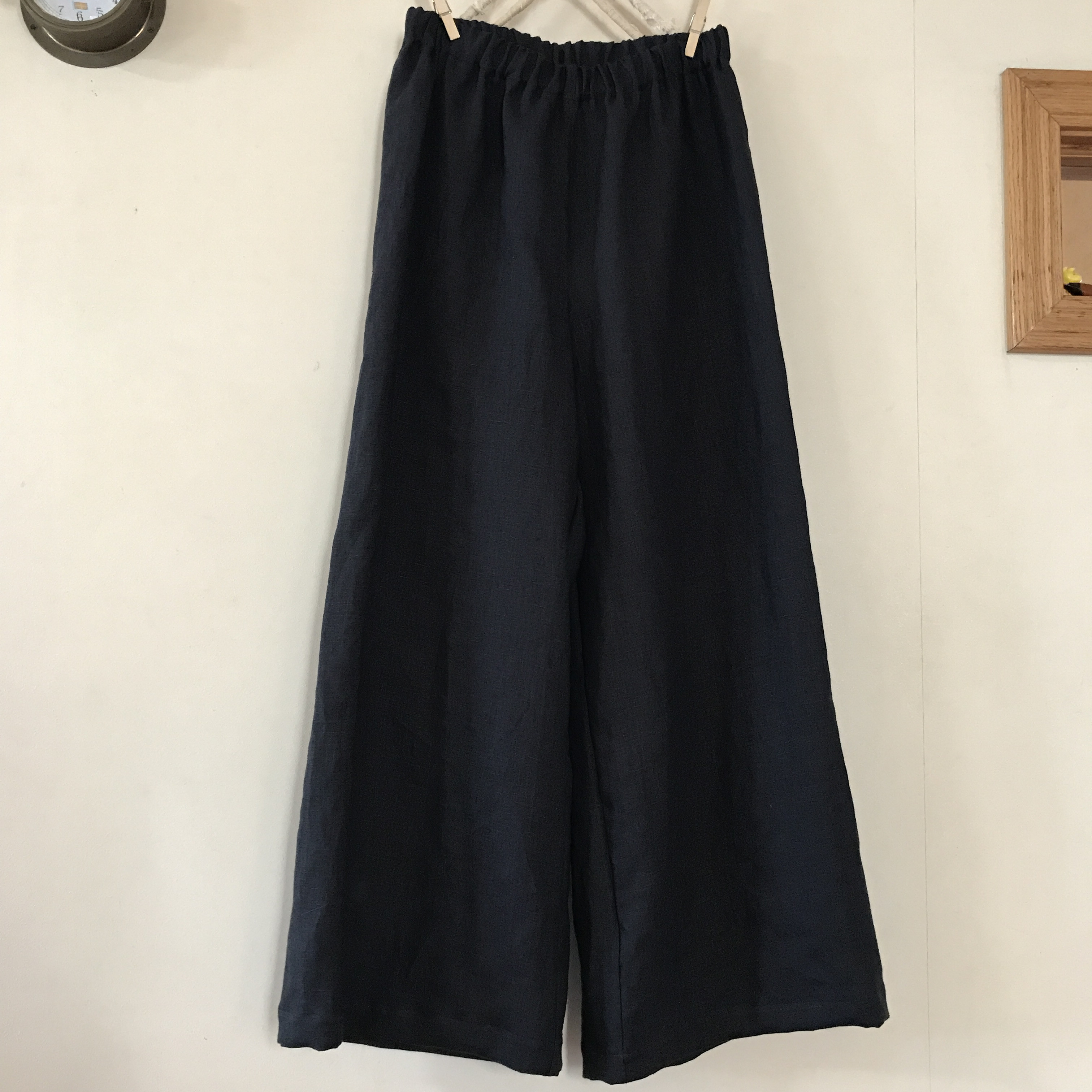 フレンチリネンバイオウォッシュ加工（ダークインディゴ）で作ったワイドパンツ