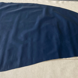 牛革　カット革　紺　ネイビー　ハンドメイド＃No.CL85-1　レザークラフト　本革 1枚目の画像