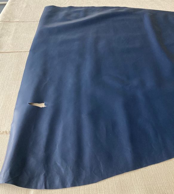 牛革　カット革　紺　ネイビー　ハンドメイド＃No.CL85-1　レザークラフト　本革 3枚目の画像