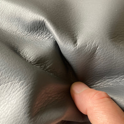 牛革　カット革　グレー　灰色　ハンドメイド＃No.CL87-1　レザークラフト　本革 5枚目の画像