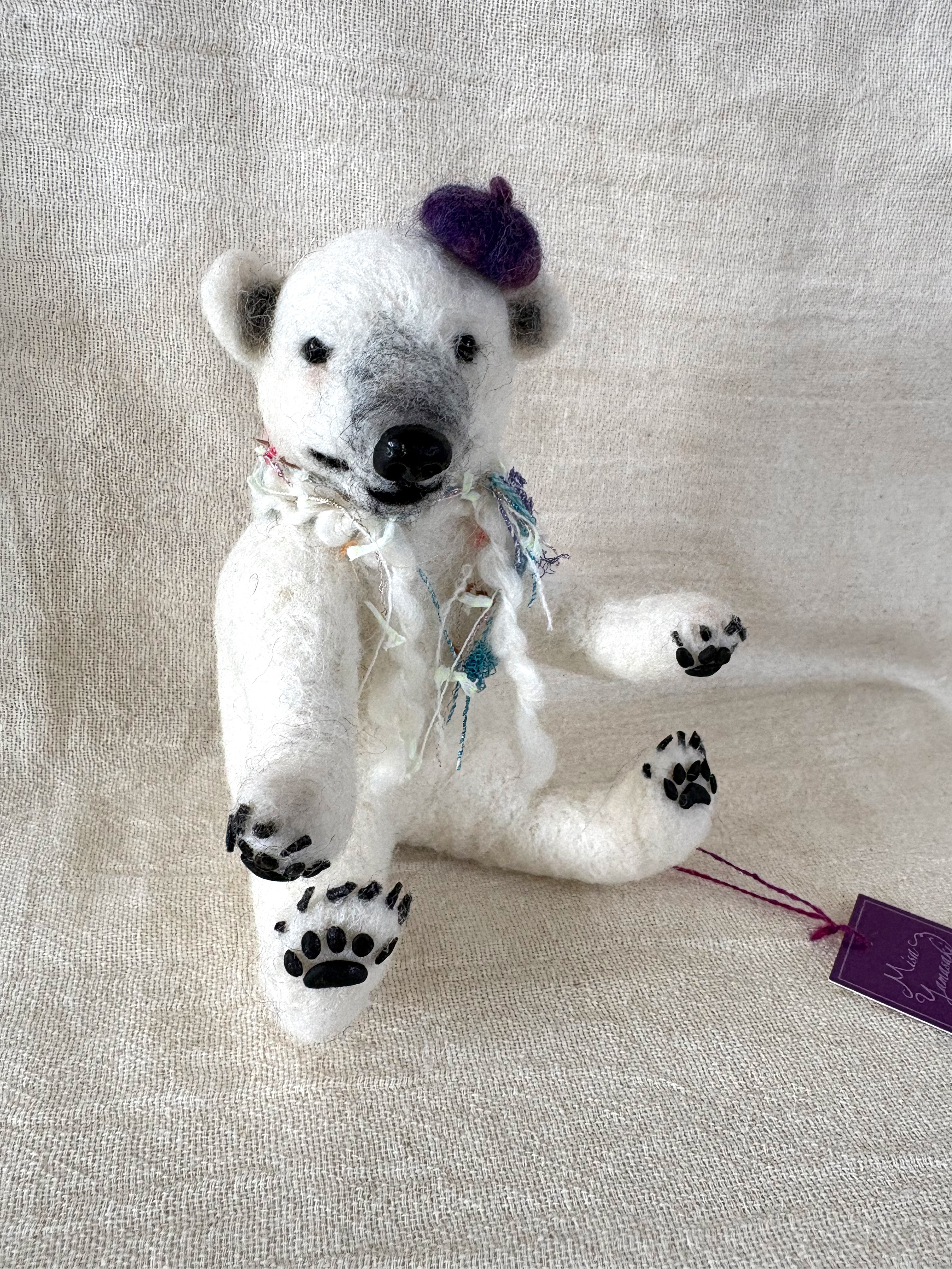ホッキョクグマ　しろくま　羊毛　羊毛フェルト　白熊　プレゼント