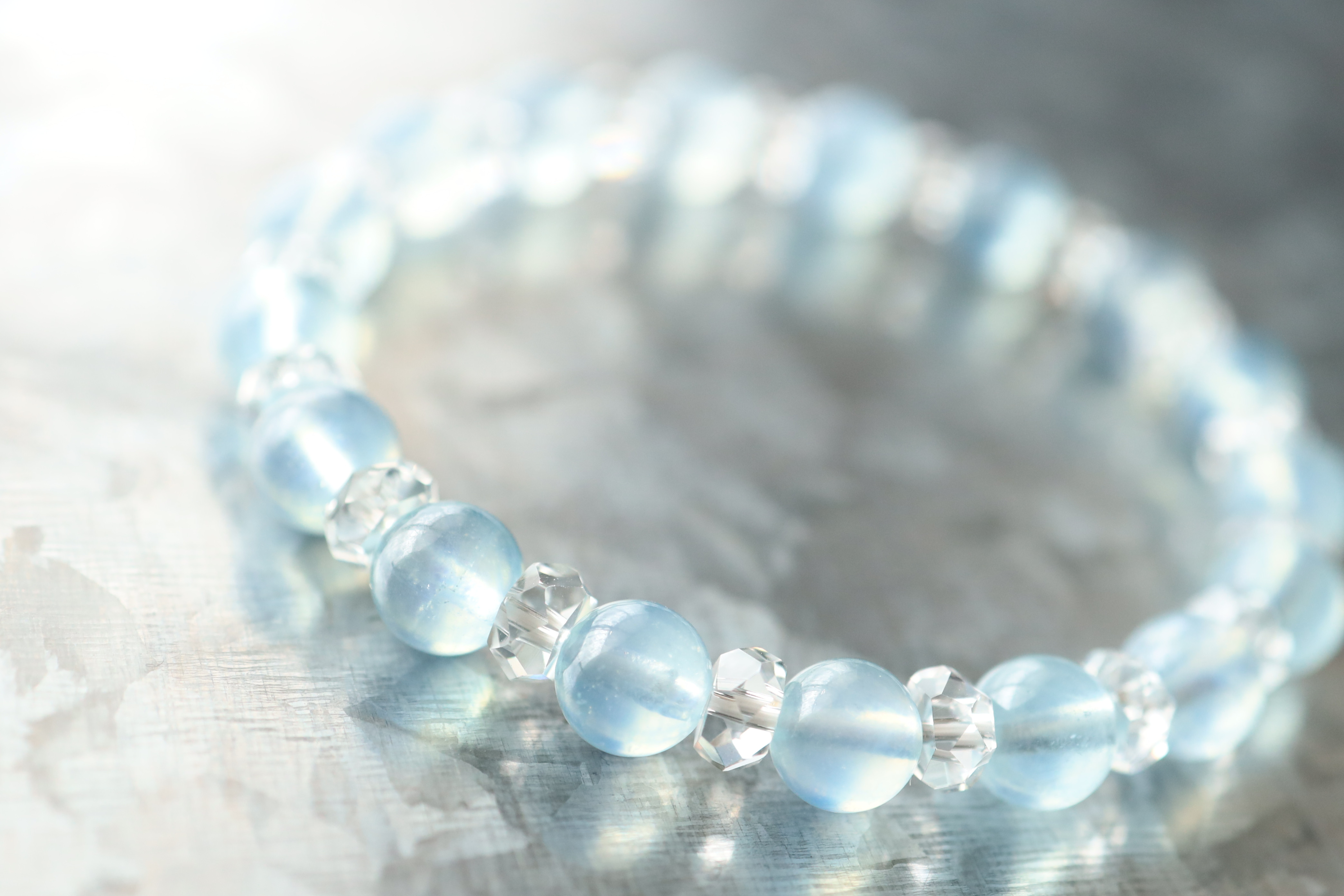 …☆プレミアムブレス（宝石品質）☆アクアマリン（ペールブルー）：7.5ミリ＆水晶☆天然石ブレスレット☆…