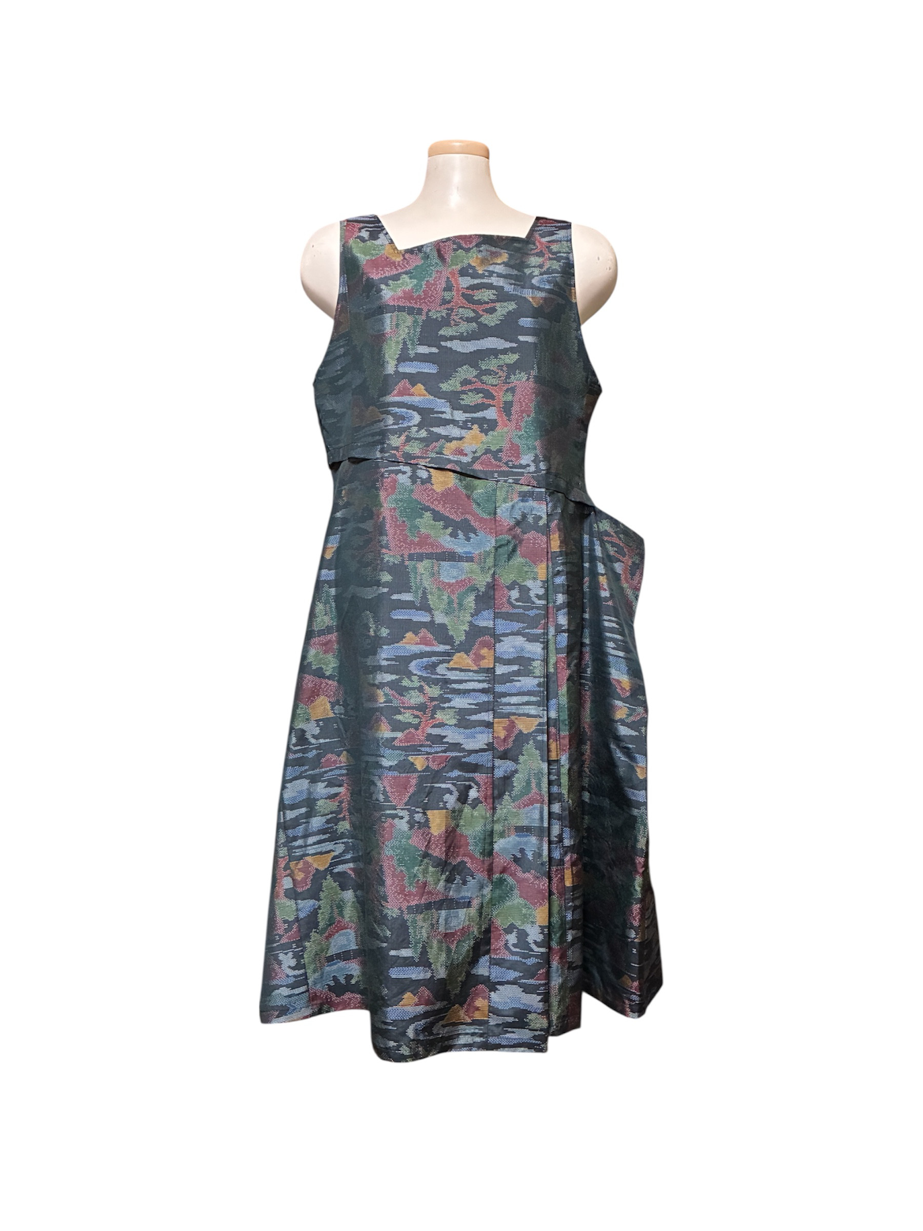 マルチカラーの大島紬／ノースリーブワンピース