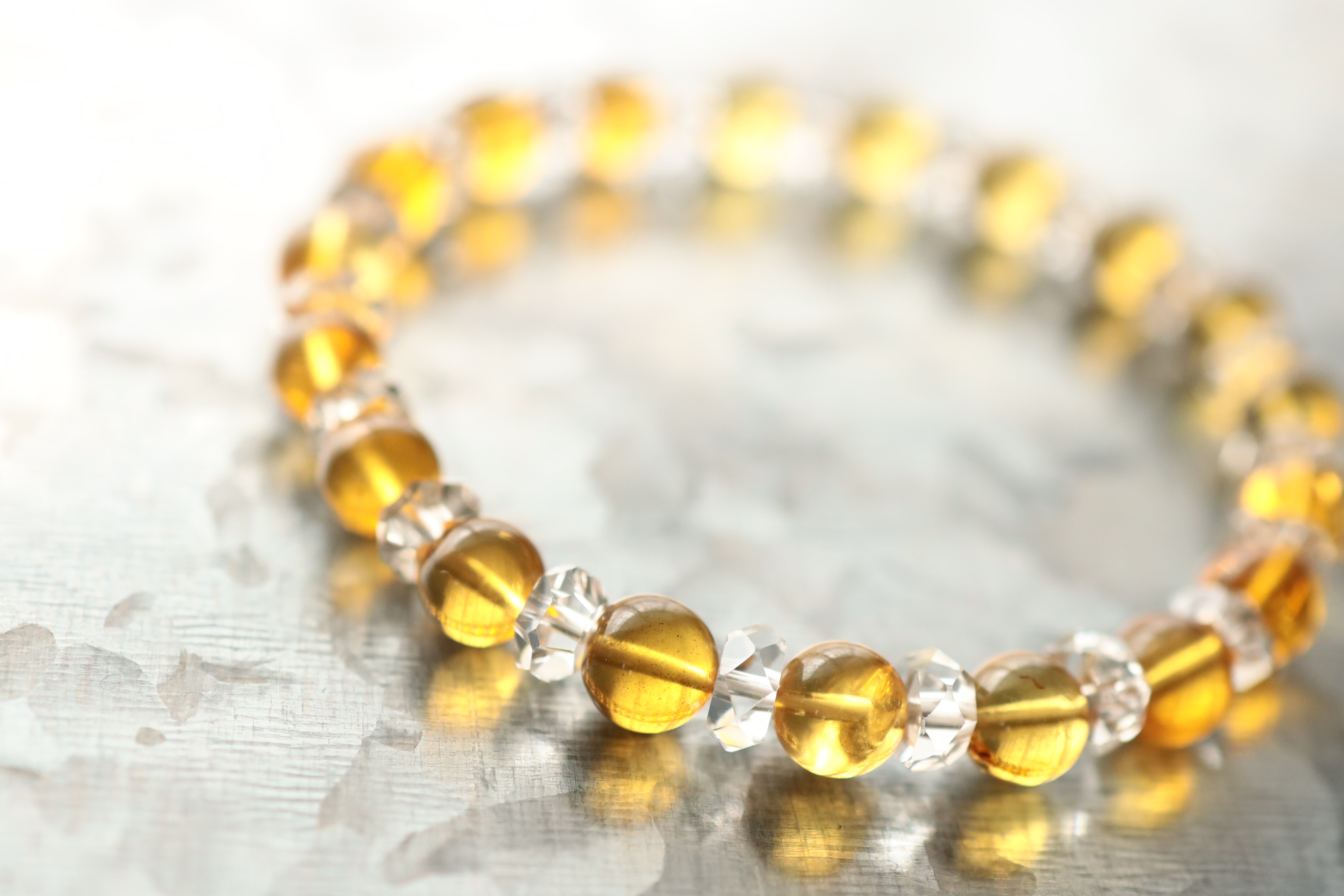 …☆スーパープレミアムブレス☆天然琥珀・ブルーアンバー：約6.5ミリ＆水晶☆天然石ブレスレット☆… 9,086円