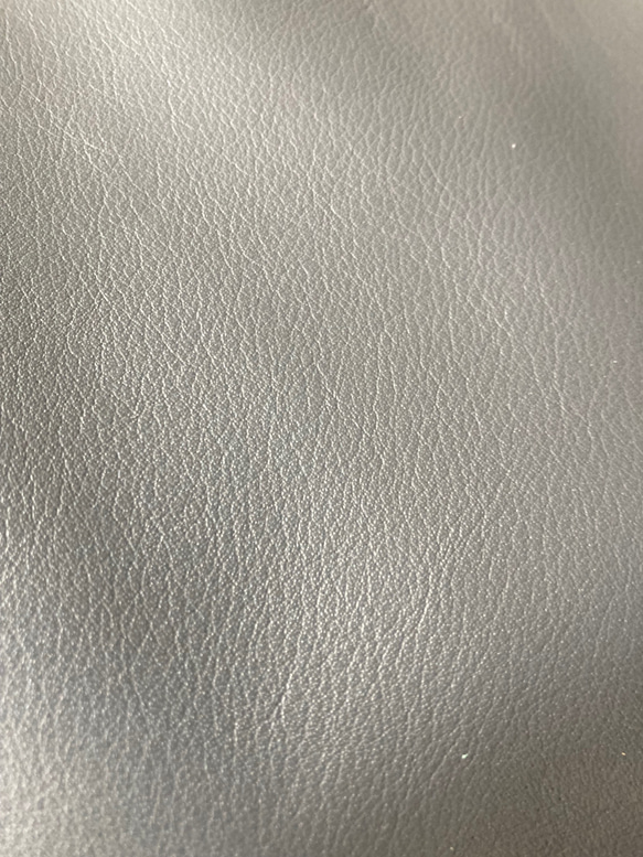 牛革　カット革　グレー　灰色　シュリンク　ハンドメイド＃No.CL89-1　レザークラフト　本革 5枚目の画像